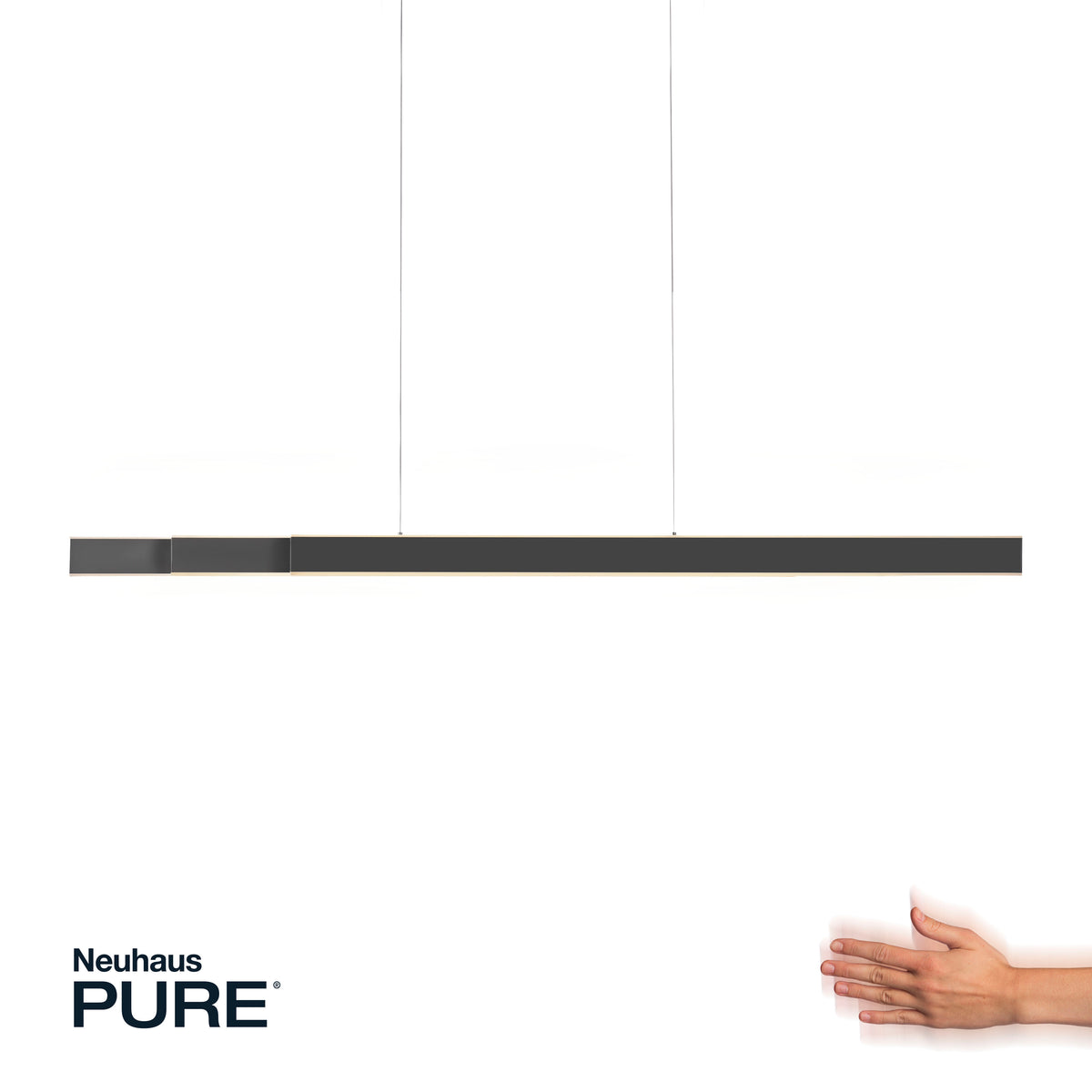 Luminaire isolé sur fond blanc, logo de marque et main pour l'échelle