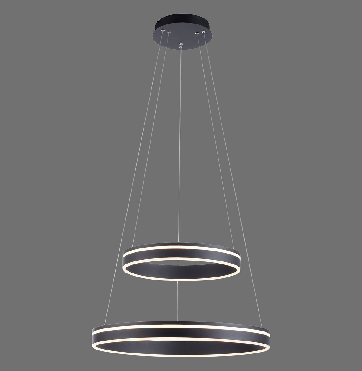 Suspension à deux anneaux anthracite empilés, éclairage LED blanc, vue de face sur fond gris.
