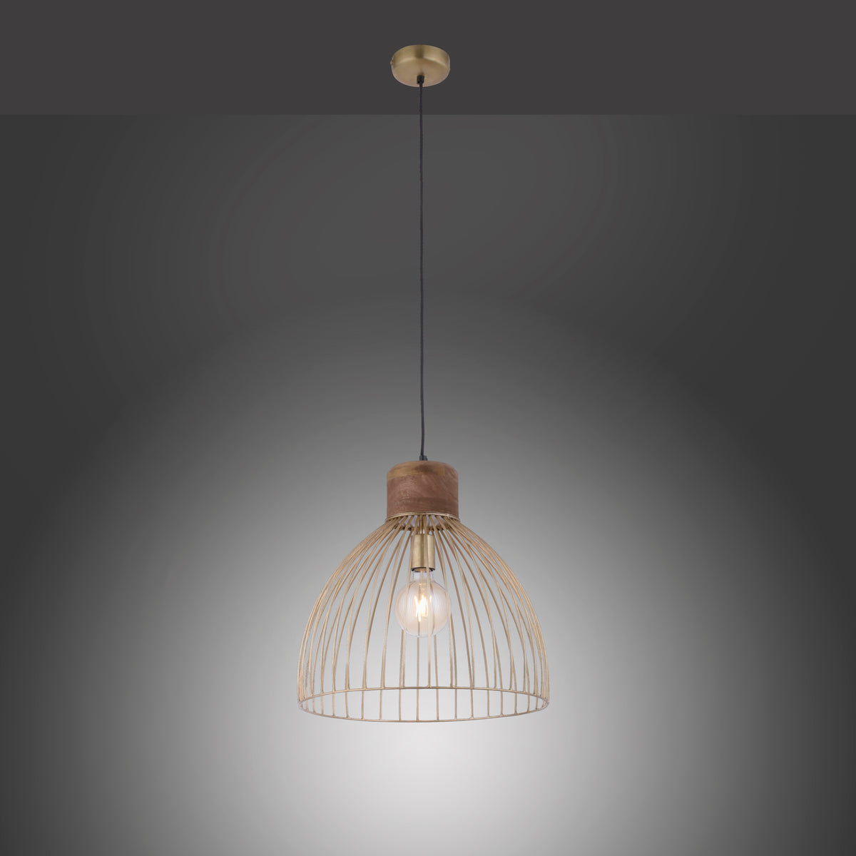 Suspension éclairée diffusant un halo de lumière sur fond gris dégradé.