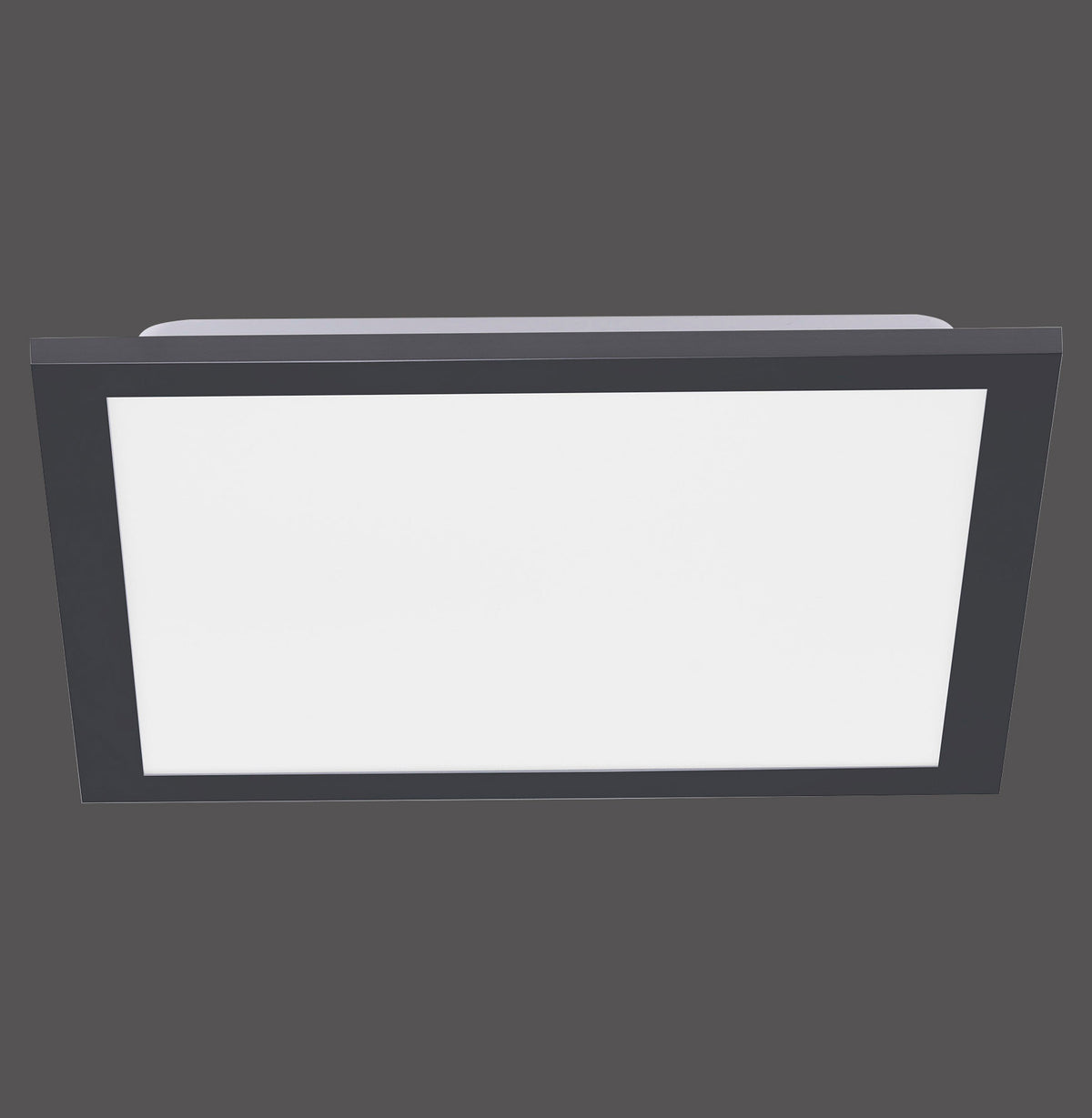 Vue de face du plafonnier rectangulaire noir avec grand diffuseur blanc.
