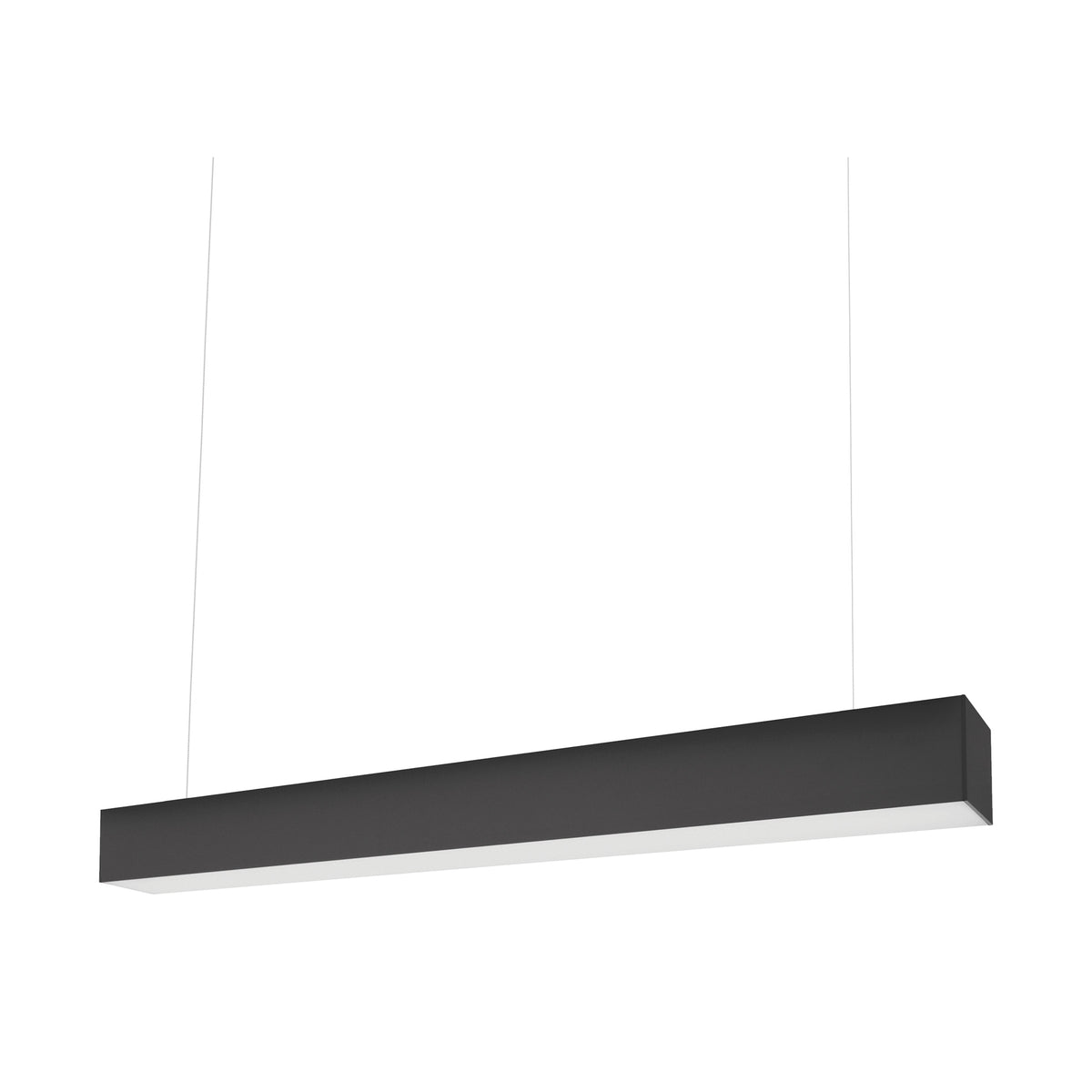 Suspension linéaire noire présentée de biais, volume rectangulaire et finition mate.