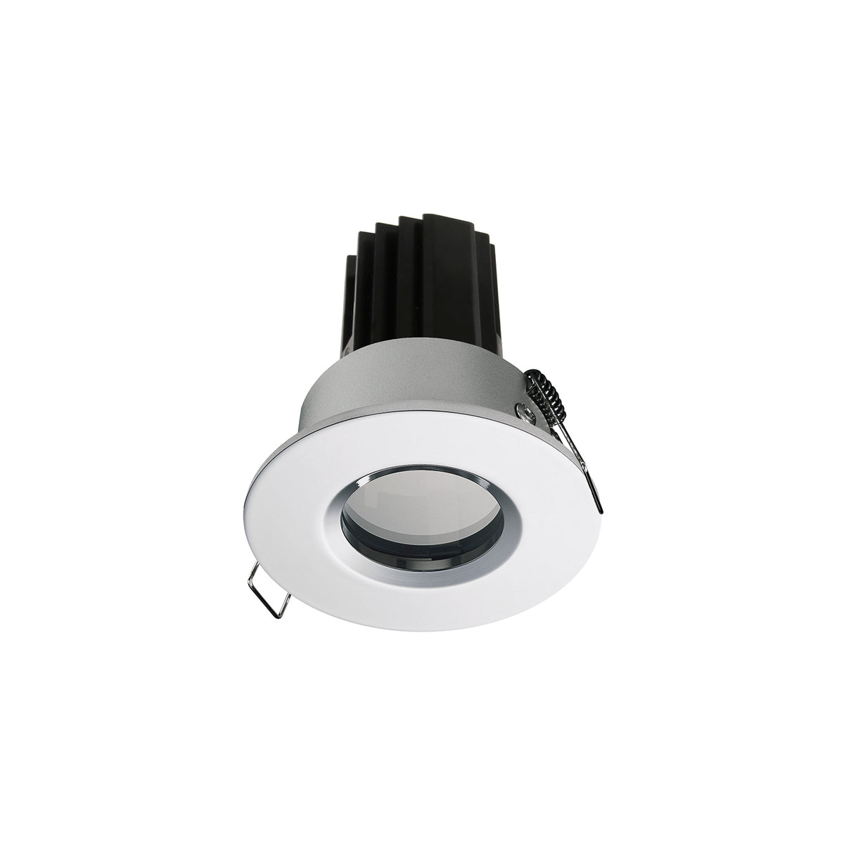 Spot encastrable rond de trois quarts, collerette blanche et finition acier inoxydable.