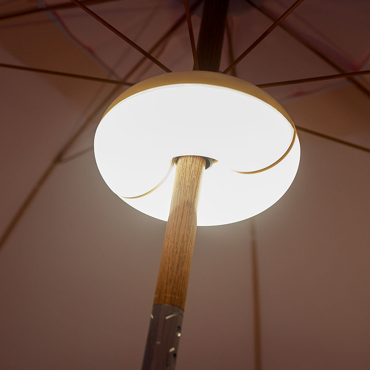 Lampe portative rechargeable Lima pour parasol