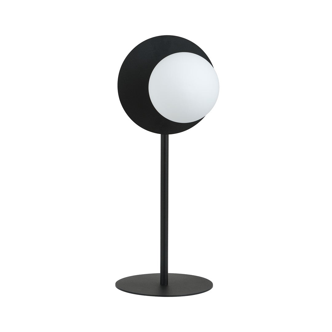 Autre présentation du luminaire sur fond blanc, mettant en avant la sphère opale.