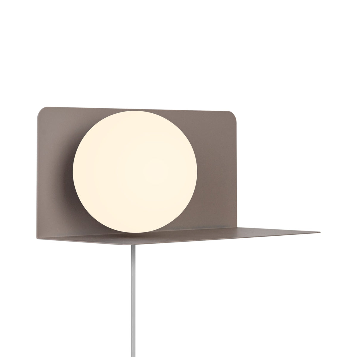 Vue de face de l applique murale avec son globe en verre et sa tablette.