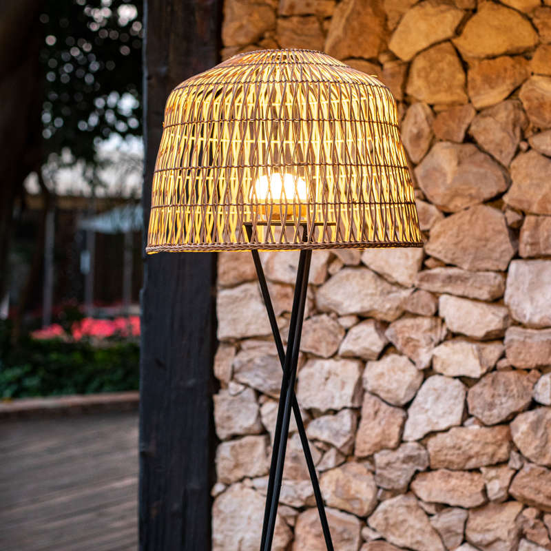 Lampadaire sans fil Amalfi en fibres naturelles