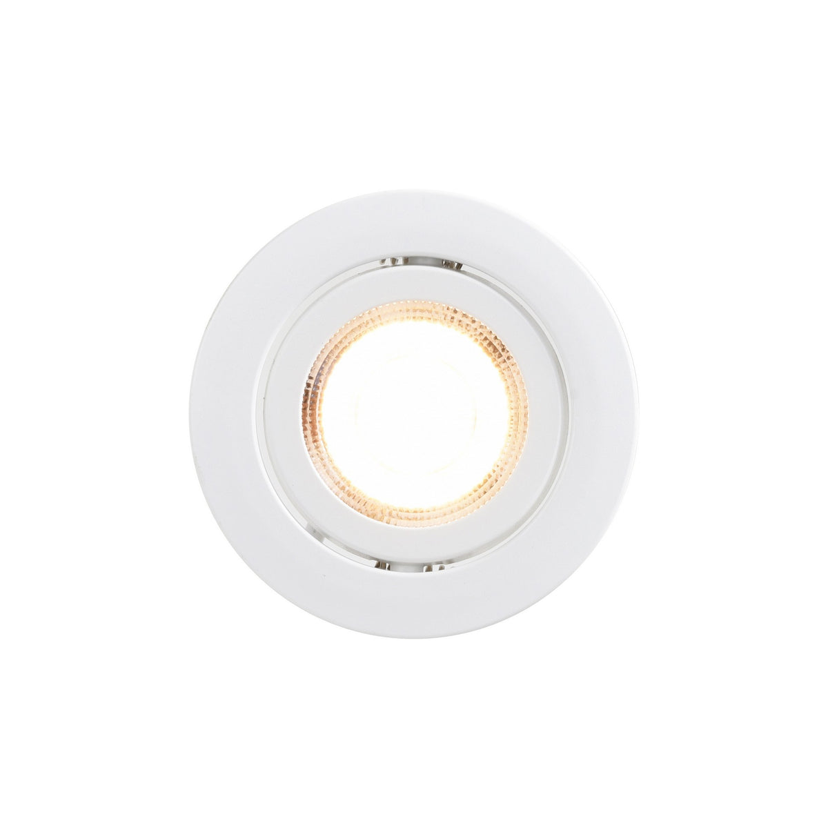 Vue rapprochée de la face lumineuse ronde et de la lentille striée du spot.