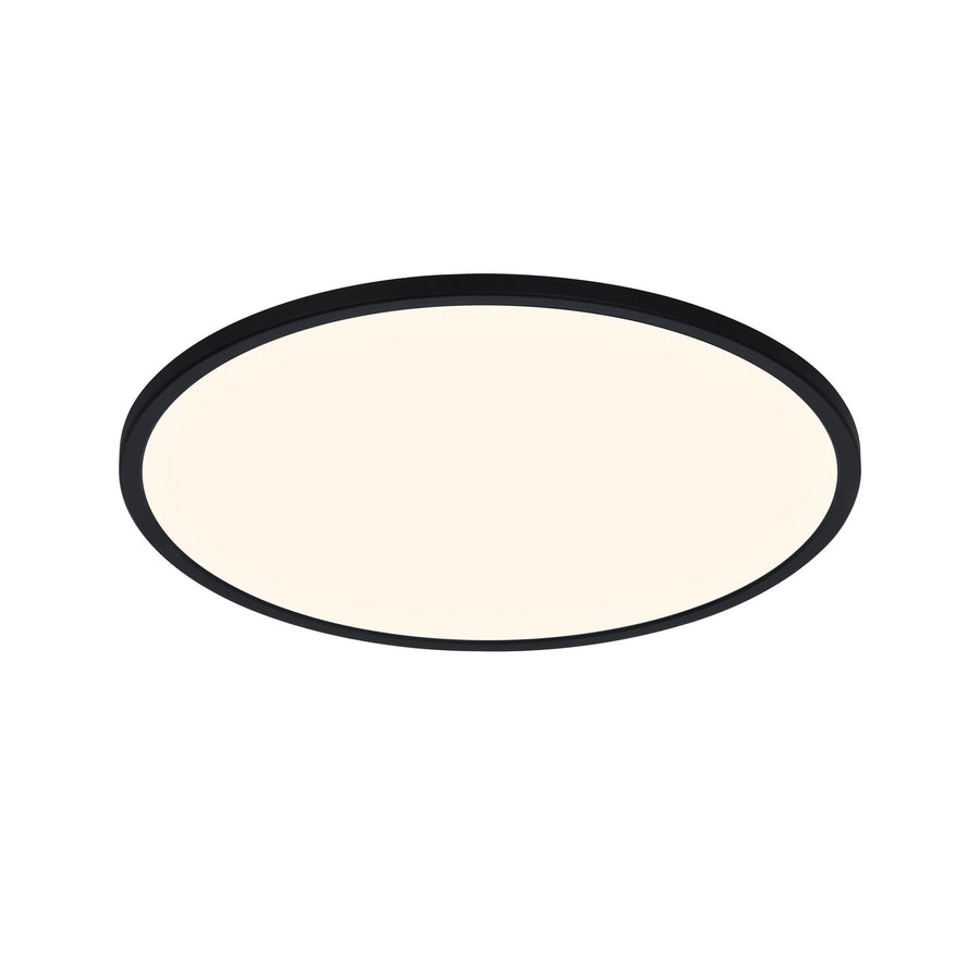 Plafonnier LED rond noir vu de biais, cerclage sombre et diffuseur opalin