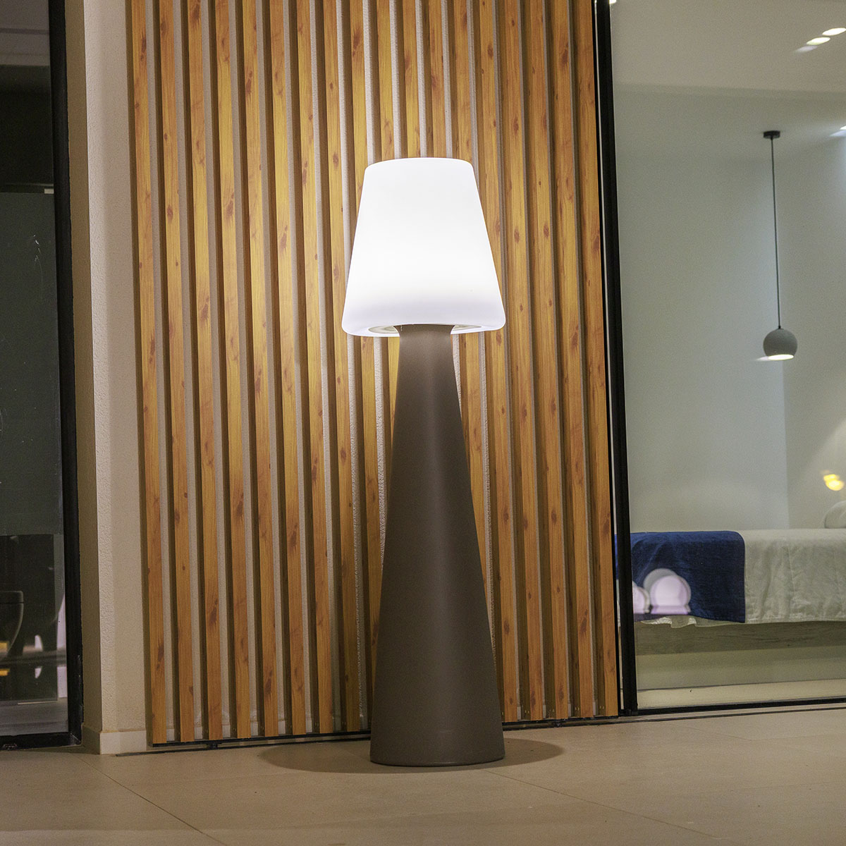 Lampadaire sans fil Lola 165 Pop