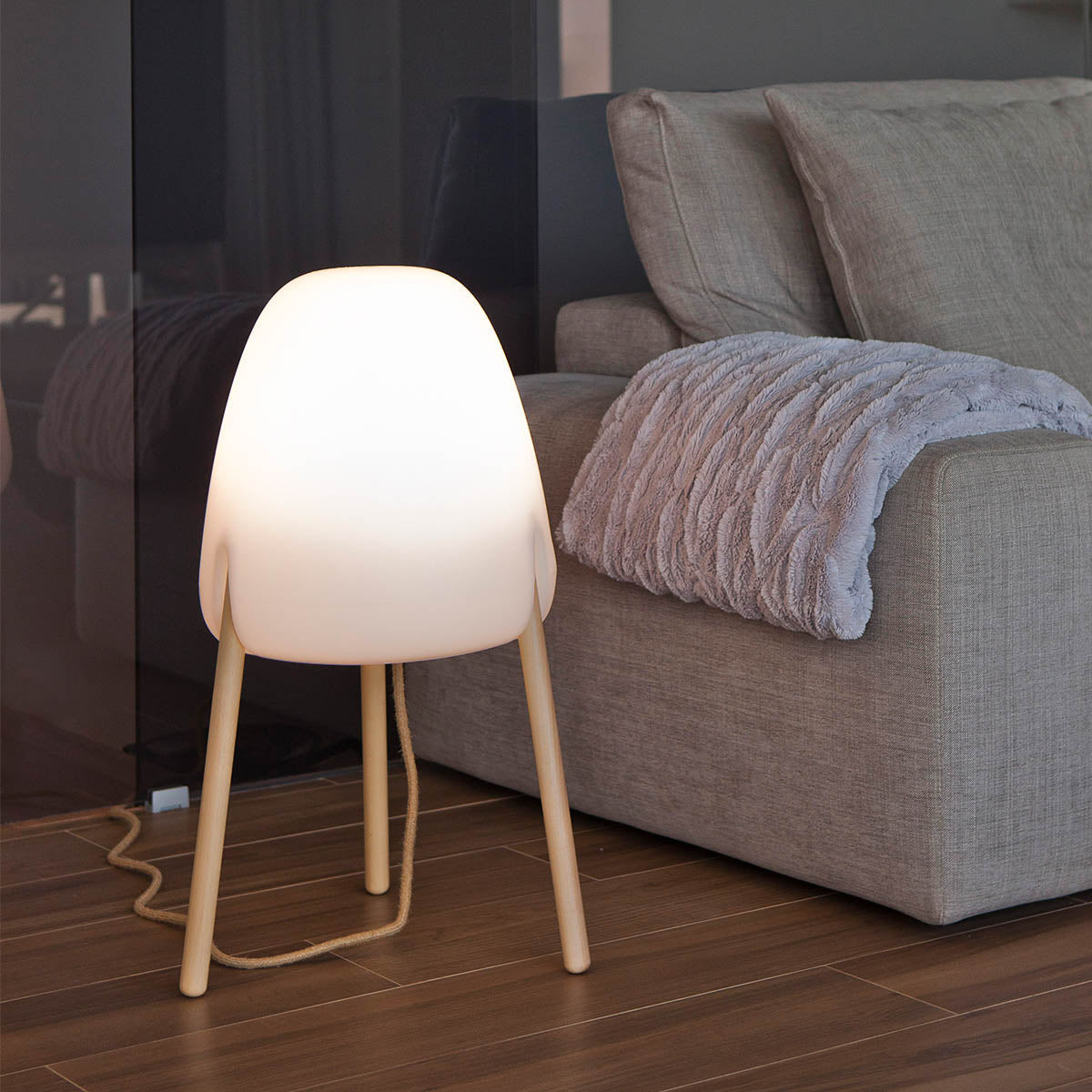 Lampadaire Rocket à pieds bois