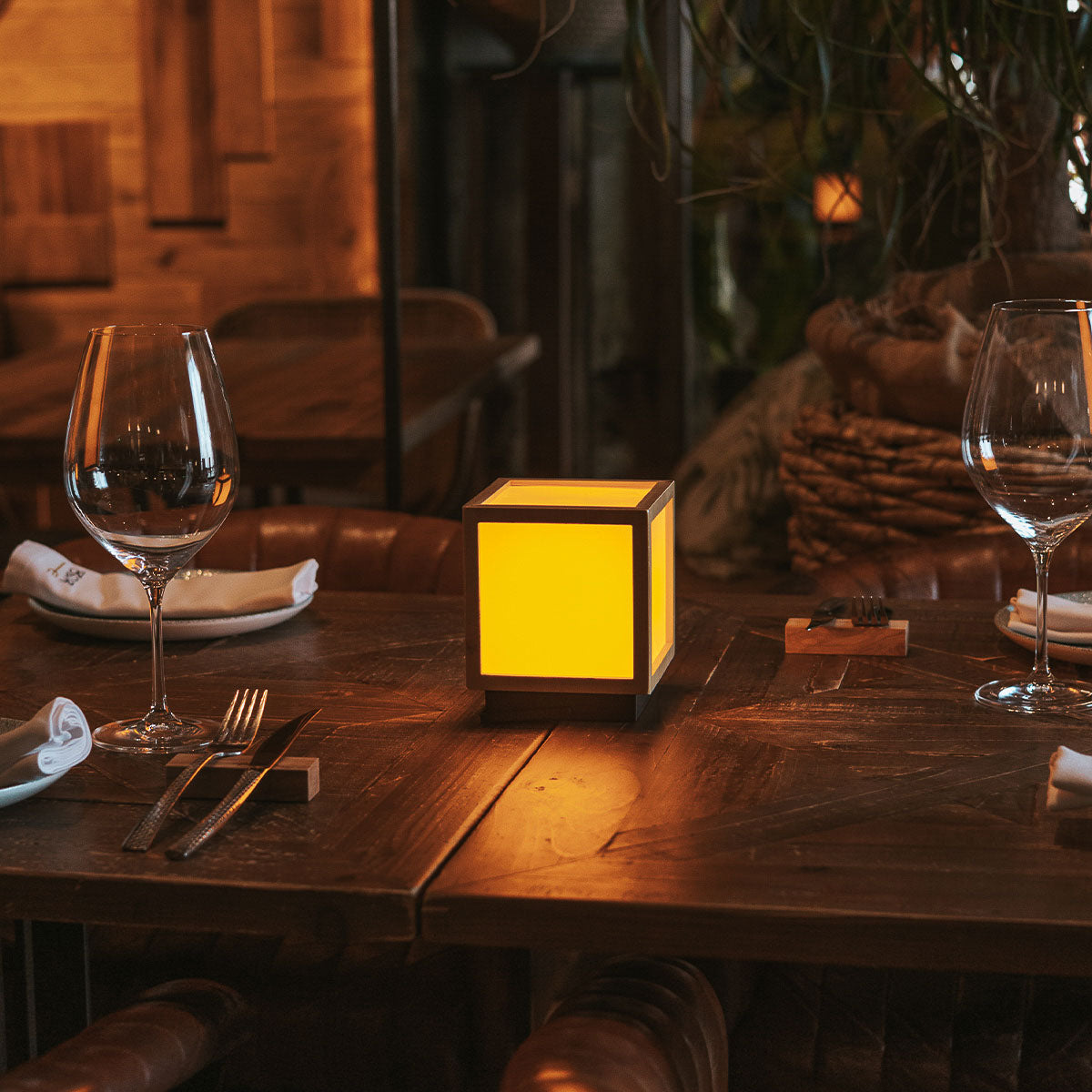 Lanterne solaire portative Vega en bambou