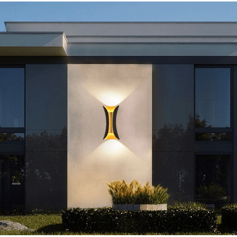 Applique Allée Nordique LED | Toril - Designix Applique murale extérieur 60x70x130mm Blanc Chaud Noir et or