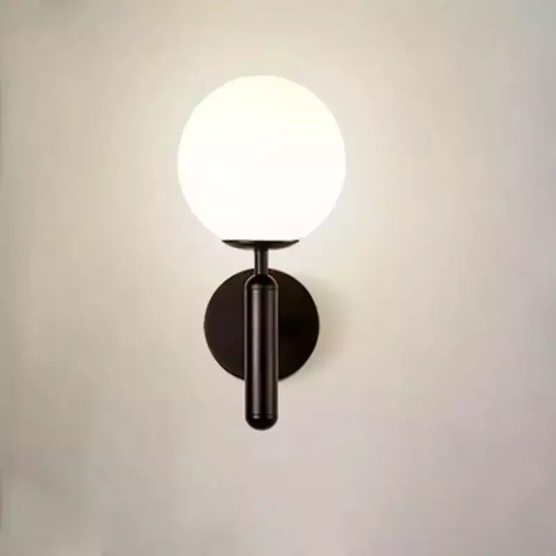 Applique Boule en Verre Design | Halo - Designix Applique Murale Noir Blanc Chaud