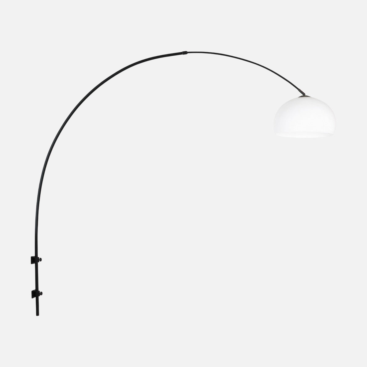 Applique murale arc noire à boule blanche Orbéa, grand bras réglable pour salon – Designix.fr