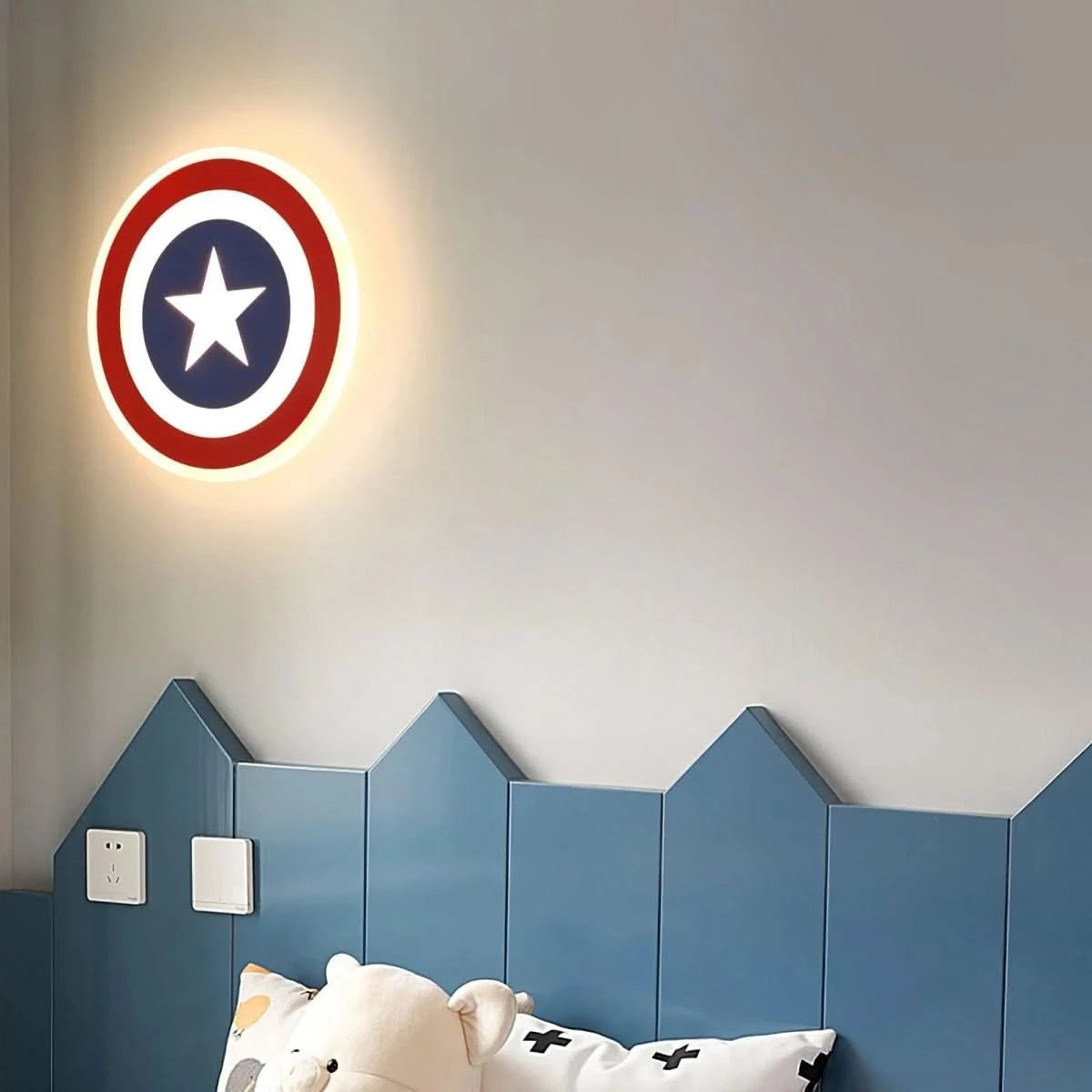 Applique Murale Captain America | Steve - Designix Applique Murale Bleu et Rouge Blanc Chaud
