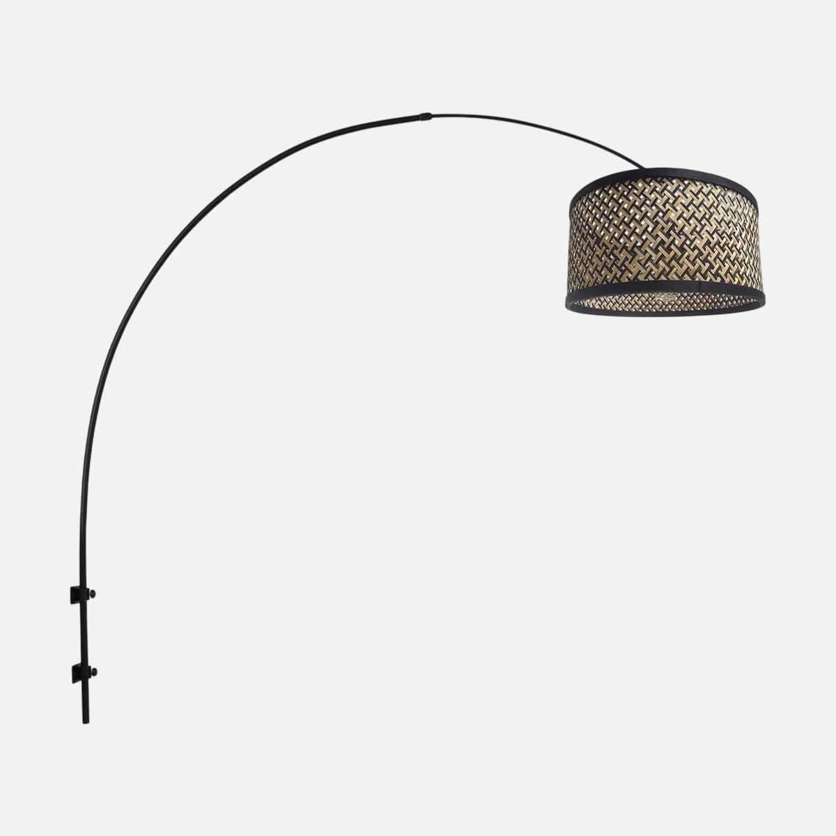 Applique murale liseuse en arc Sparkled, abat-jour bambou tressé noir et beige – Designix.fr