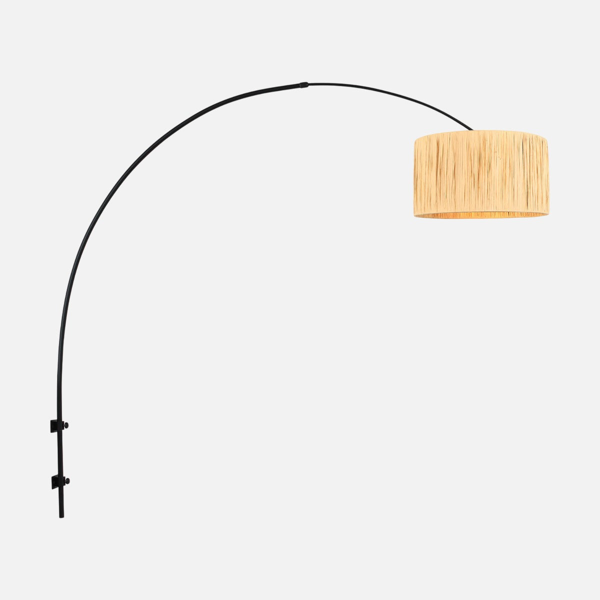 Applique murale raphia Naïa, grand bras arc noir et abat-jour en herbe naturelle – Designix.fr