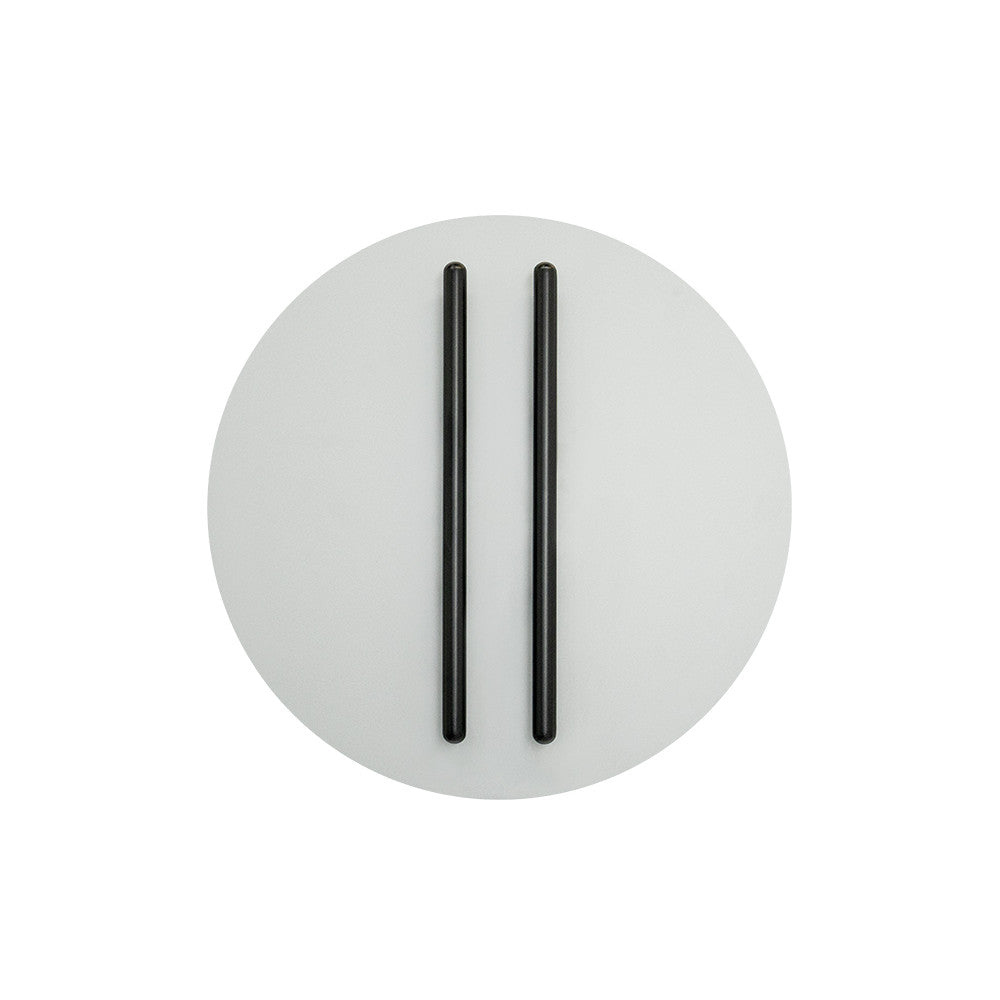 Applique murale ronde gris sable avec deux tubes LED noirs verticaux en façade