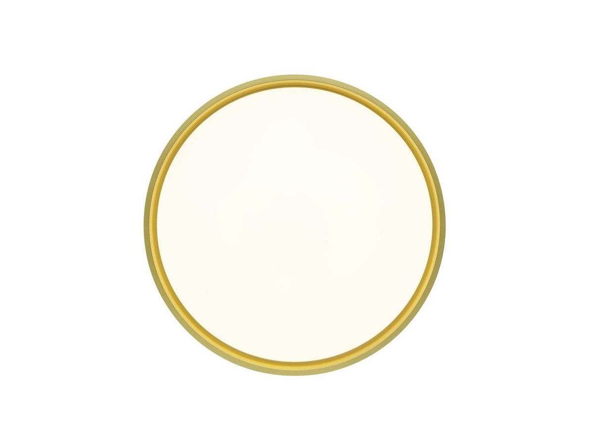 Vue de face du plafonnier rond doré avec large diffuseur blanc et cerclage.