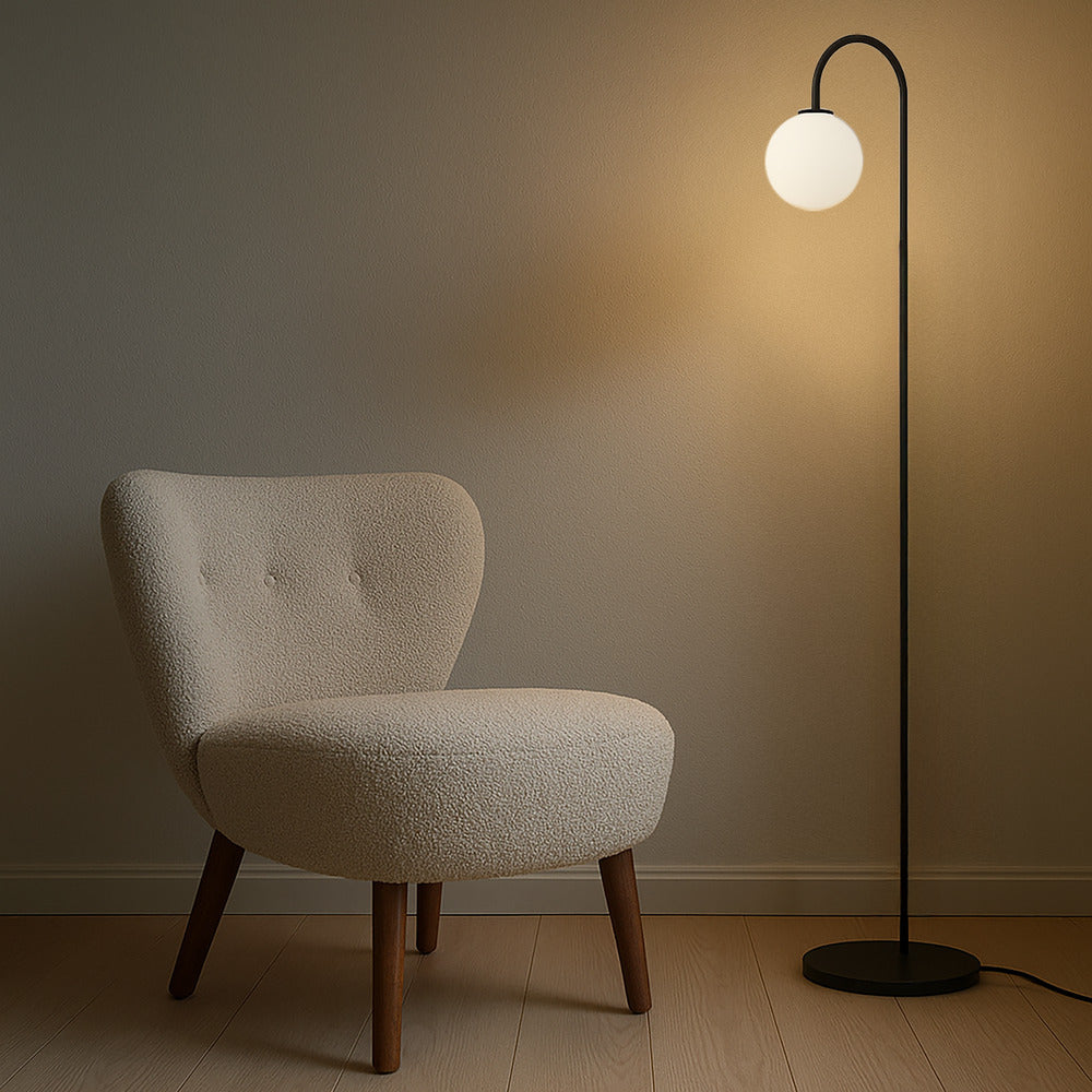 Lampadaire Ballon, noir et verre opale