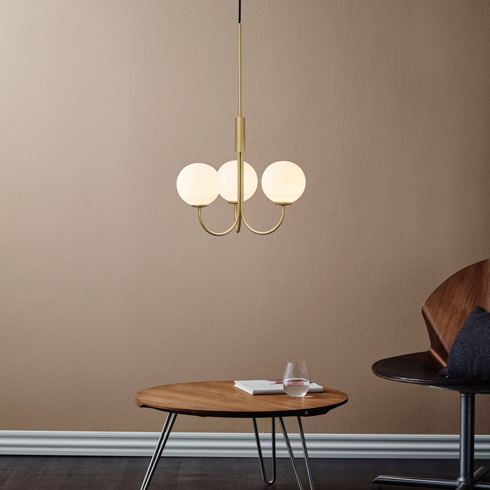 Lustre Ballon 3 lumières, laiton satiné et verre opale