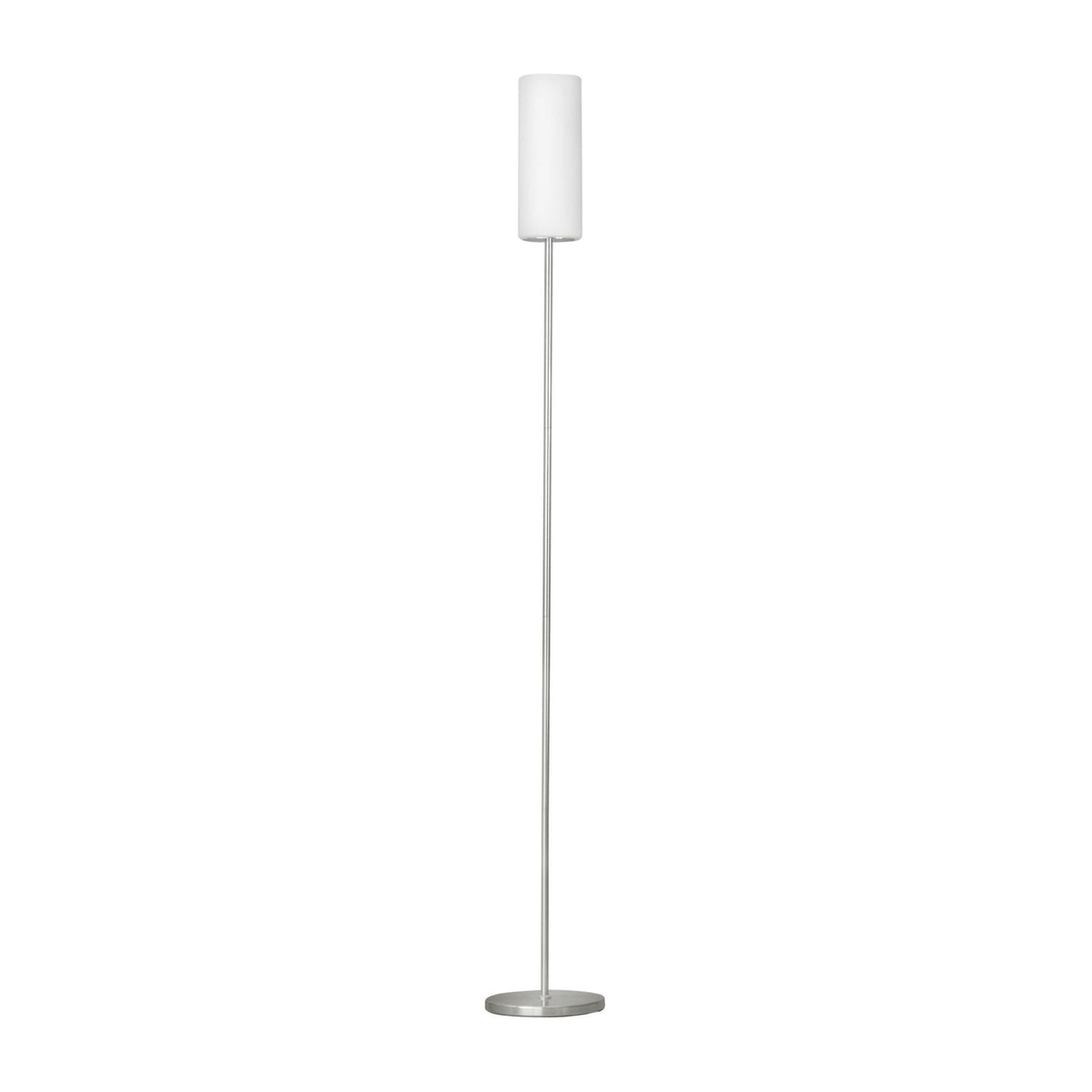Lampadaire entier de face sur fond blanc, pied fin nickel et abat-jour cylindrique blanc.