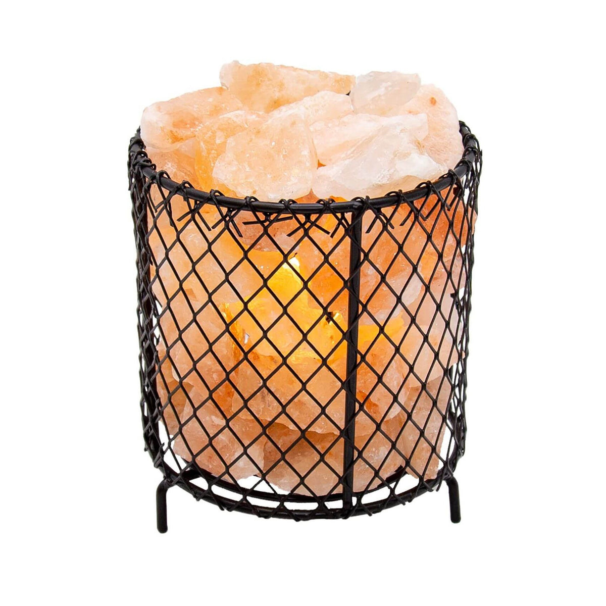 Lampe à poser en forme de cage cylindrique noire remplie de cristaux de sel rose allumés.
