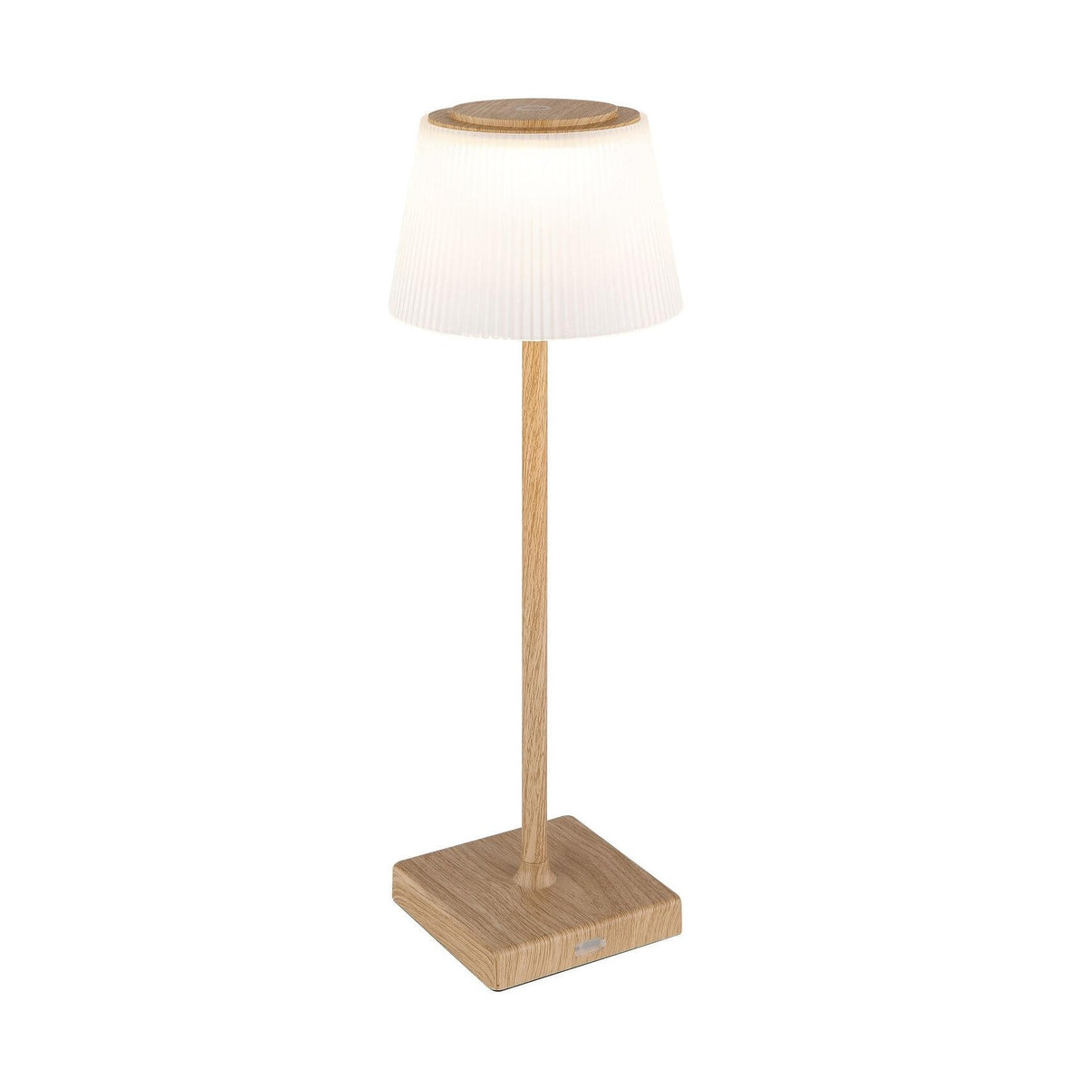 Lampe à poser en bois clair avec abat-jour blanc plissé, vue de face sur fond blanc.