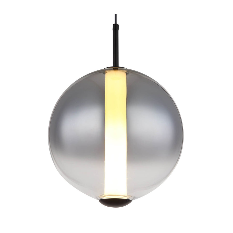 Vue de face de la suspension noire avec globe en verre et diffuseur vertical.