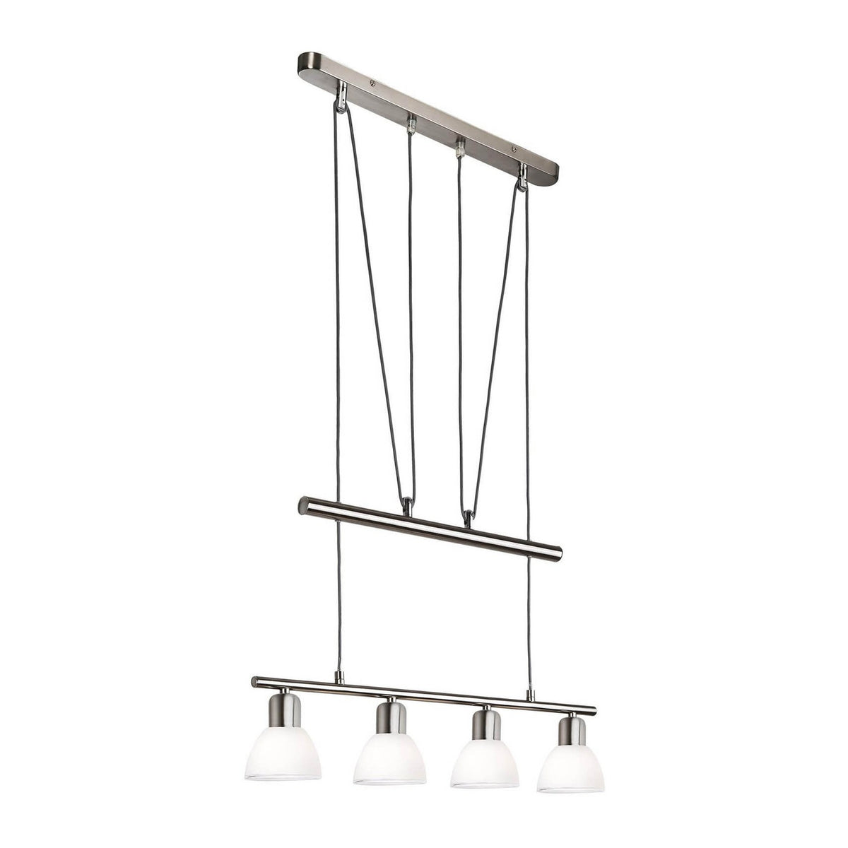 Suspension nickel satiné à quatre petits abat-jours en verre blanc, vue de trois quarts.