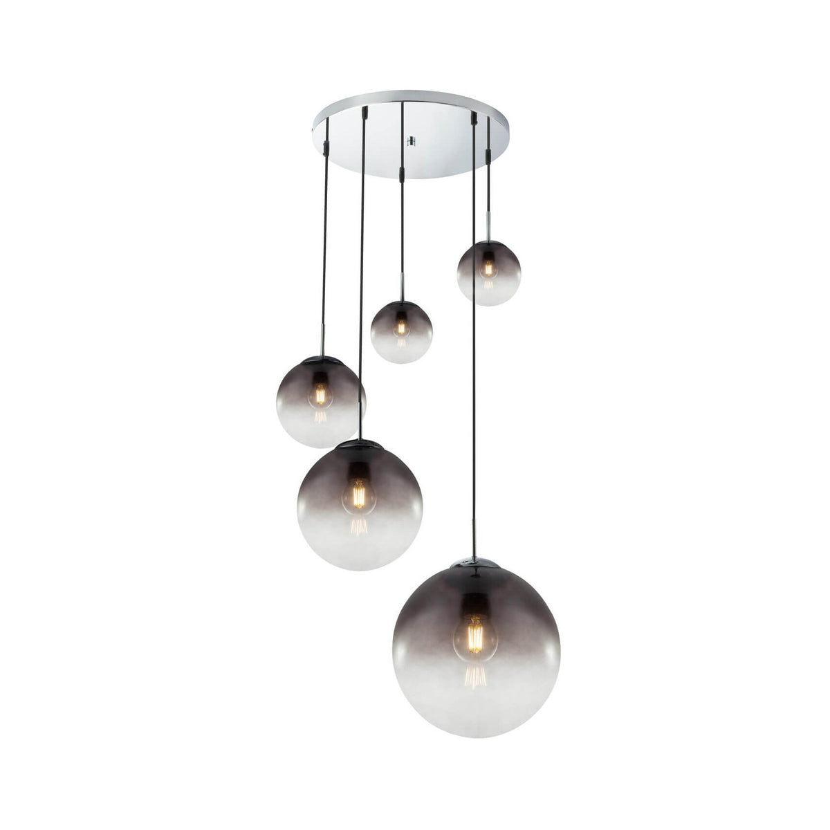 Vue de face d'une suspension chromée à six globes en verre dégradé