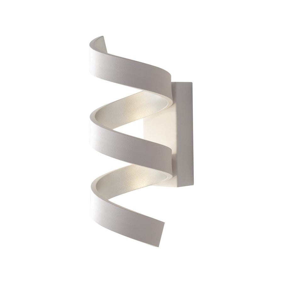 Vue de trois quarts du luminaire mural blanc en spirale sur fond neutre