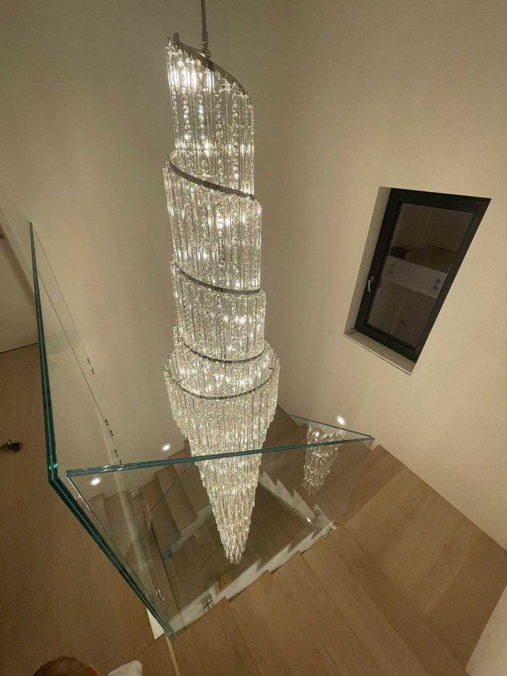 Suspension spirale en cristal