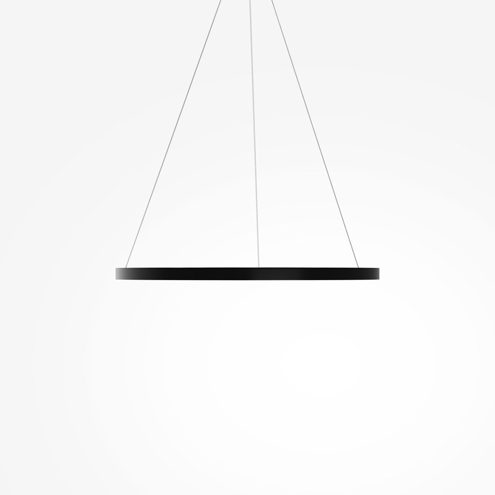 Vue de profil de l'anneau suspendu, fin et noir.