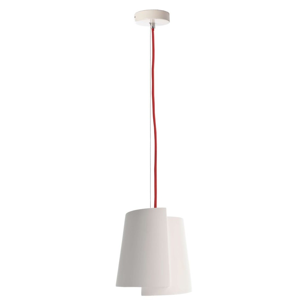 Suspension blanche à double abat-jour décalé et câble rouge sur fond blanc
