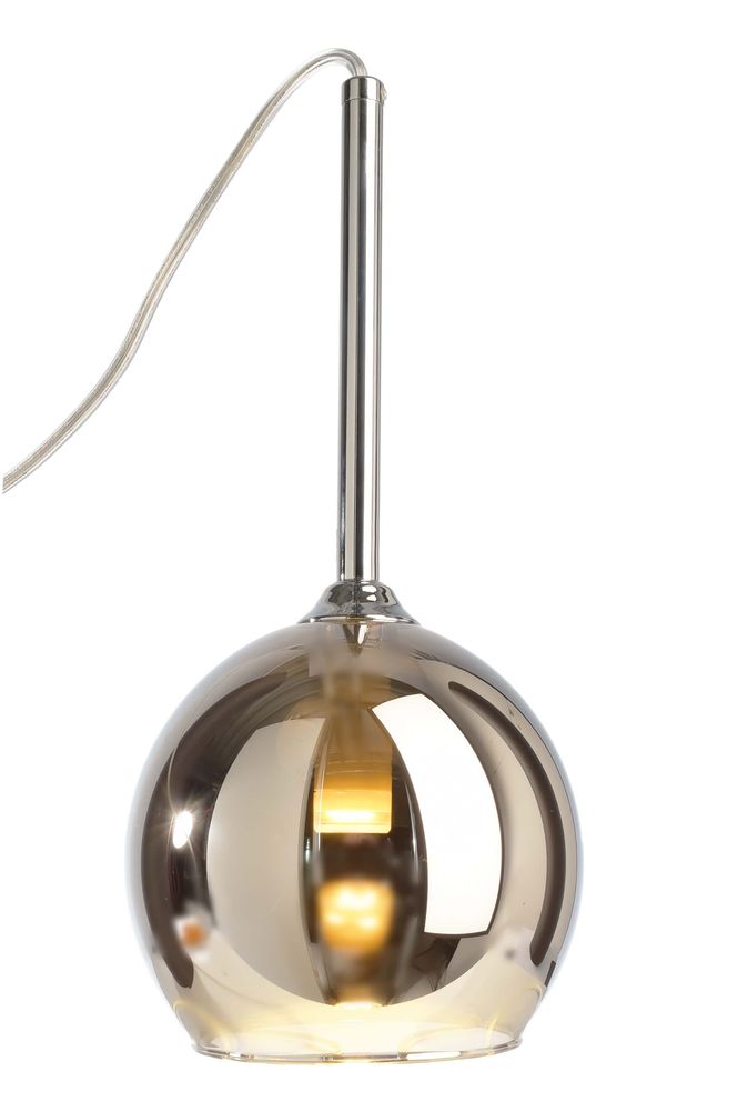 Vue rapprochée d’un globe fumé éclairé, avec tige chromée et câble recourbé.