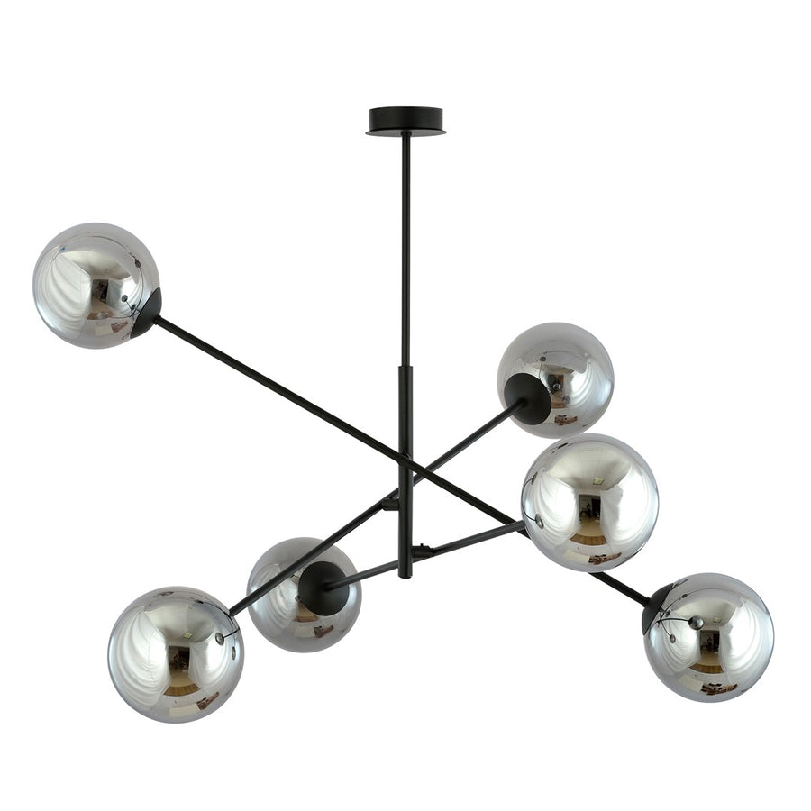Vue de face du plafonnier à six globes fumés et bras noirs rayonnants sur fond blanc
