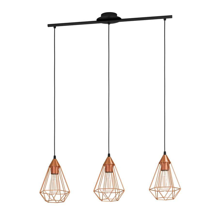 Vue d'ensemble du luminaire suspendu avec ses trois abat-jours géométriques en métal cuivré