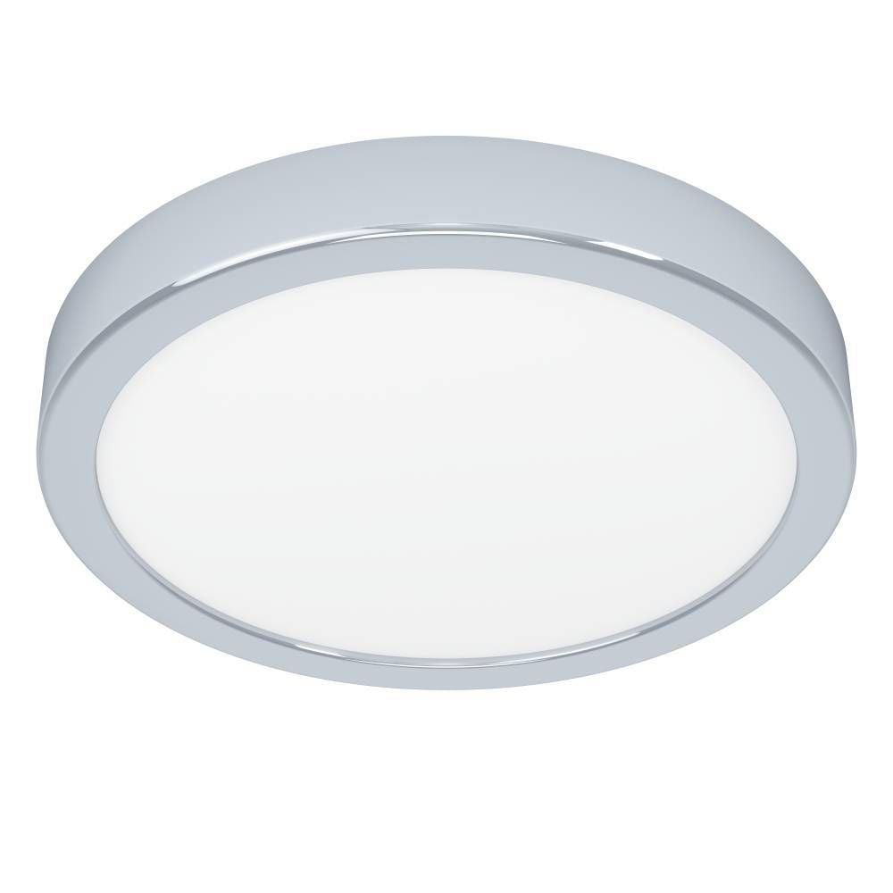 Plafonnier rond vu de face, couronne chromée et diffuseur blanc opaque sur fond blanc