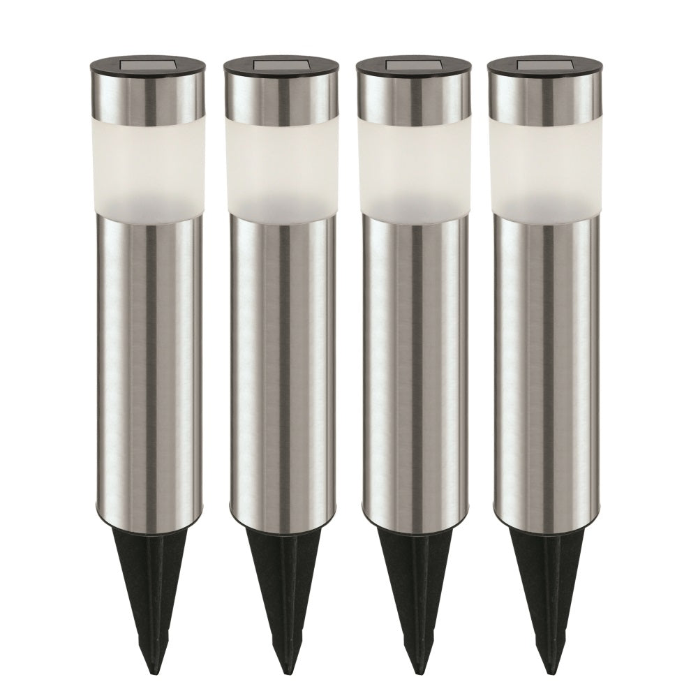 Quatre luminaires solaires cylindriques en inox avec piquets, alignés sur fond blanc.