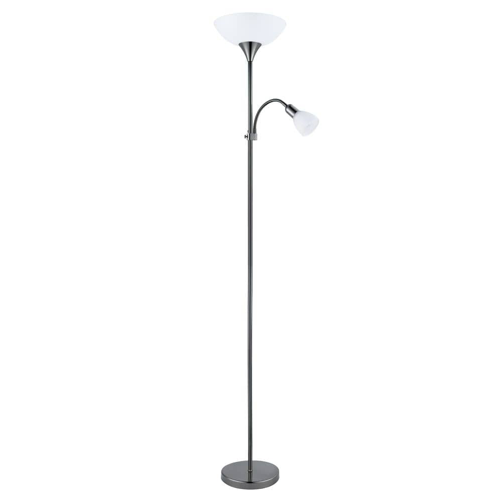 Lampadaire entier de face sur fond blanc, tige chromée et coupe en verre blanc