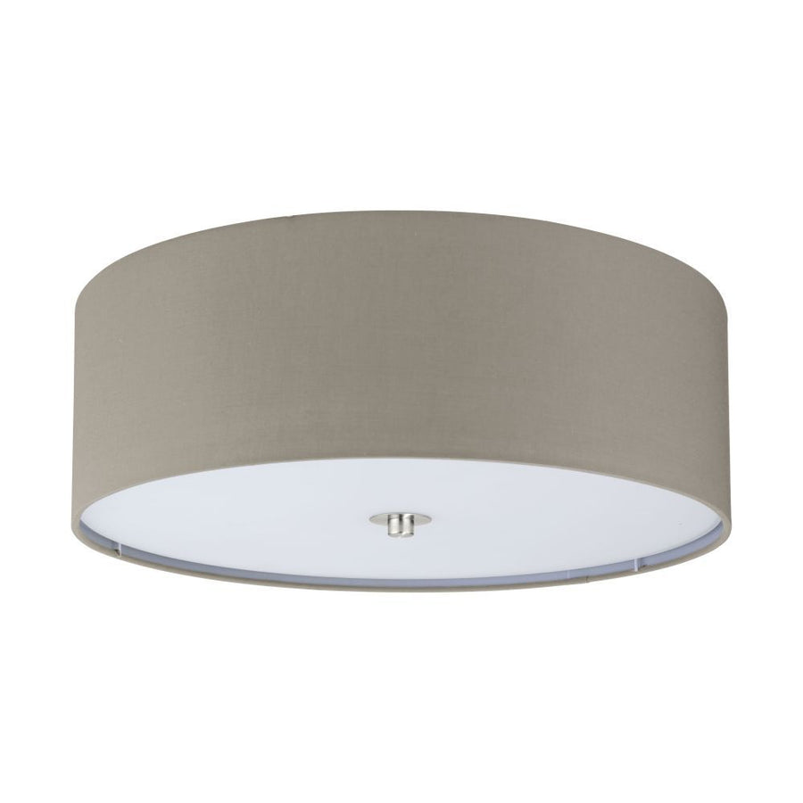 Plafonnier cylindrique taupe vu de face sur fond blanc, abat-jour textile et diffuseur verre