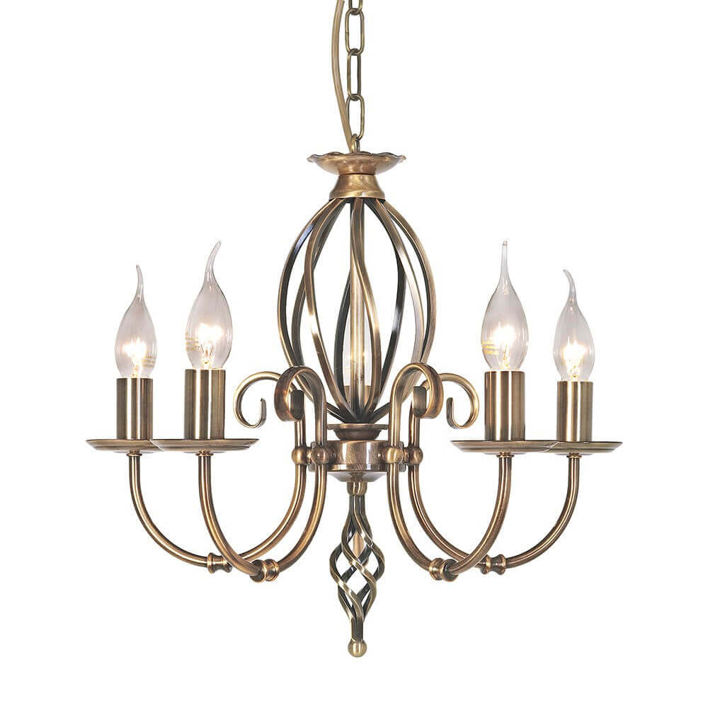 Lustre complet à cinq lumières vu de face, structure en laiton vieilli et chaîne