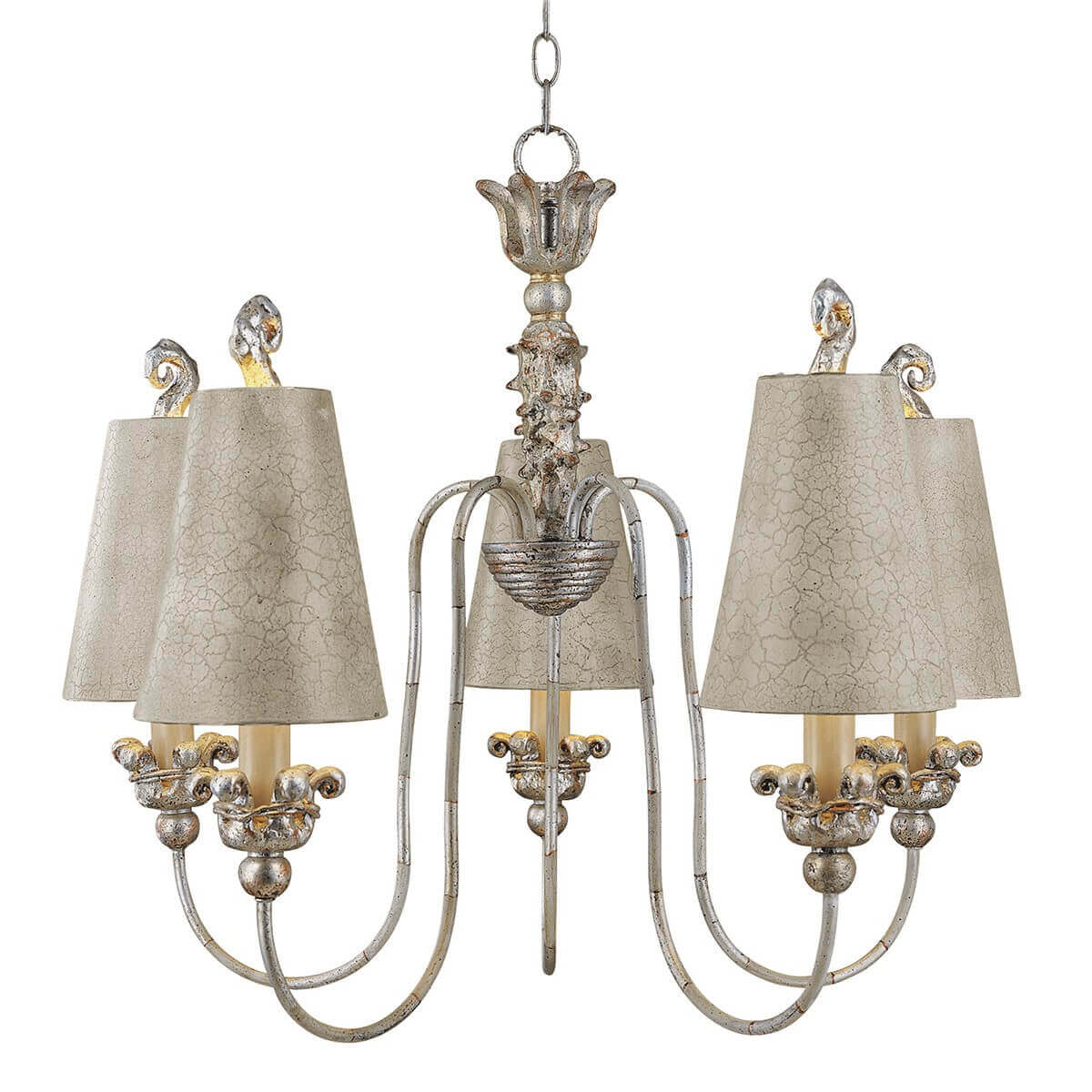Lustre cinq lumières vu de face avec abat-jours coniques et finition vieillie argent doré