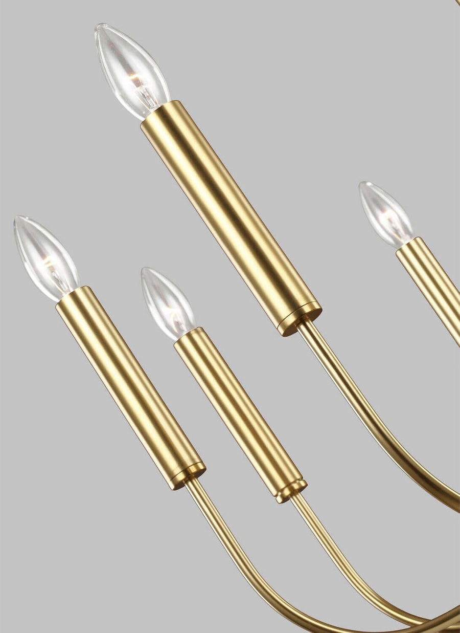 Gros plan sur les douilles cylindriques en laiton et les ampoules transparentes en forme de flamme.