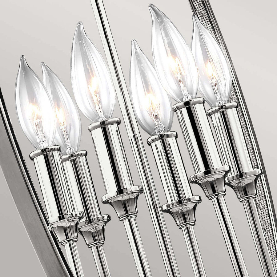 Vue rapprochée des six ampoules bougies à pointe flammèche allumées