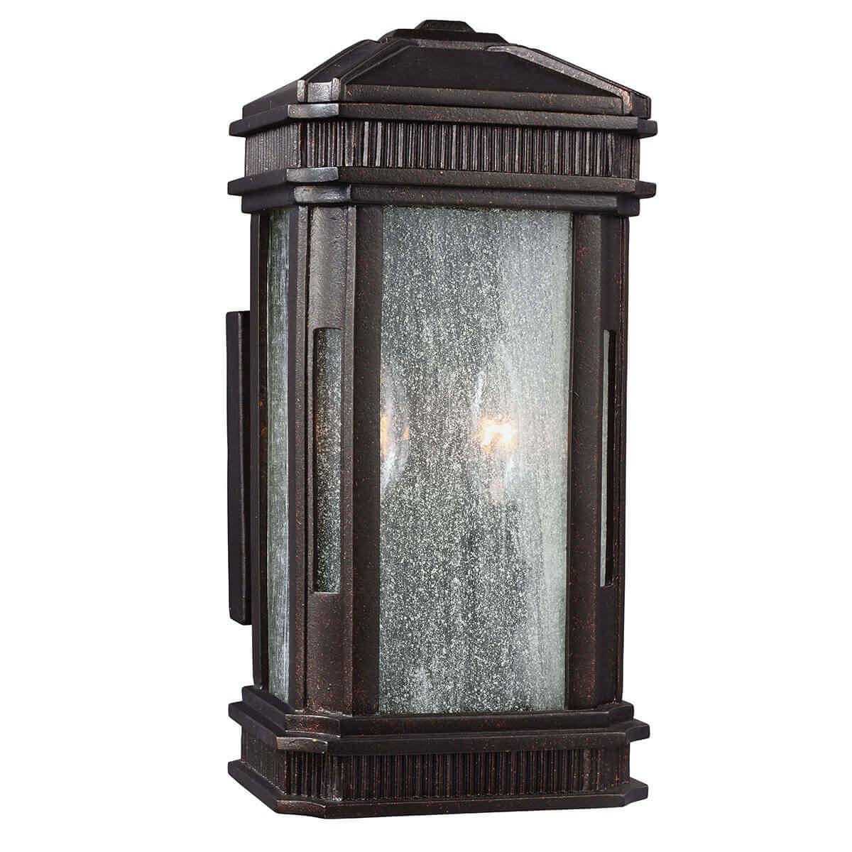 Applique extérieure rectangulaire en bronze doré, verre moucheté, deux lumières allumées.