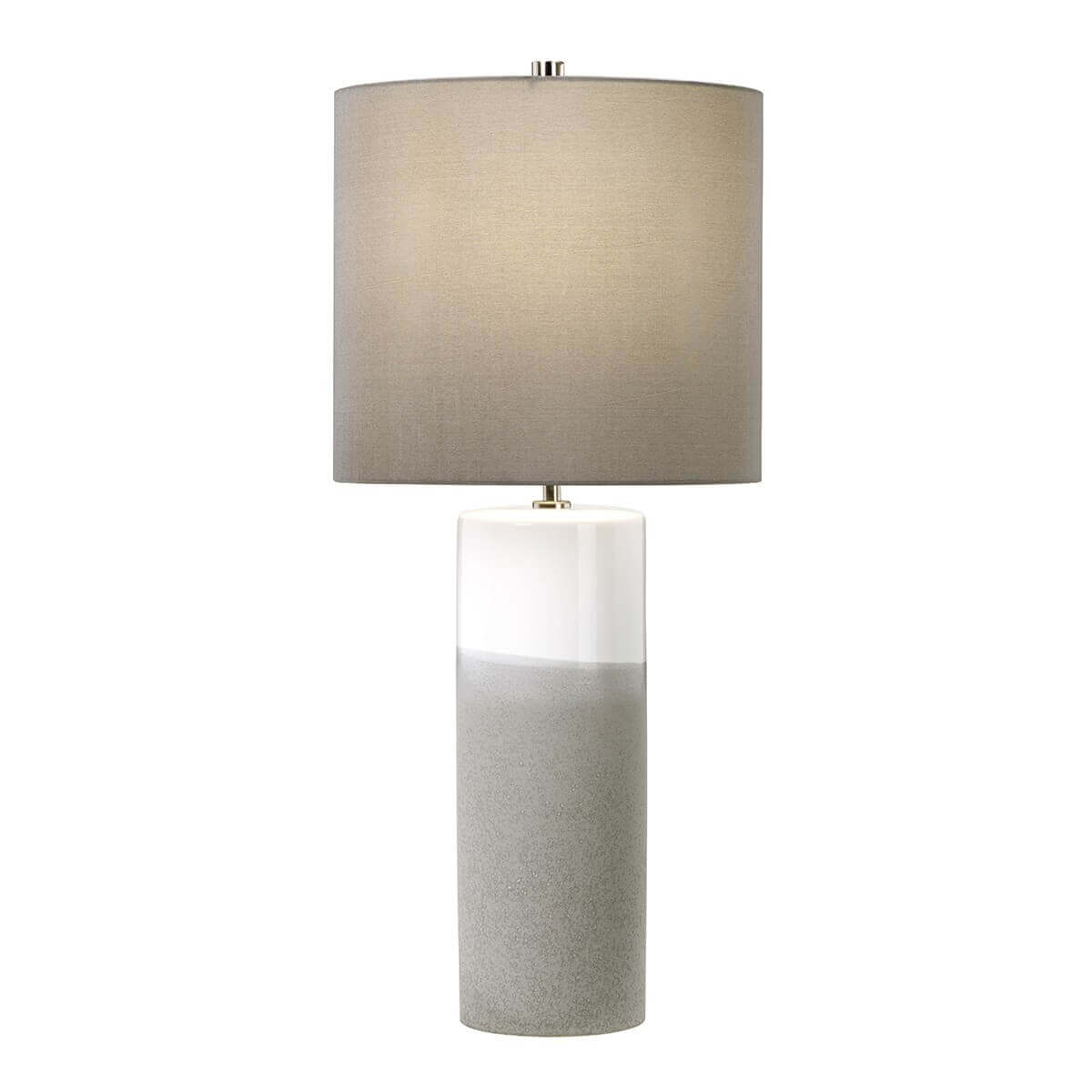 Lampe à poser de face, base cylindrique en céramique blanche et grise, abat-jour tambour gris.