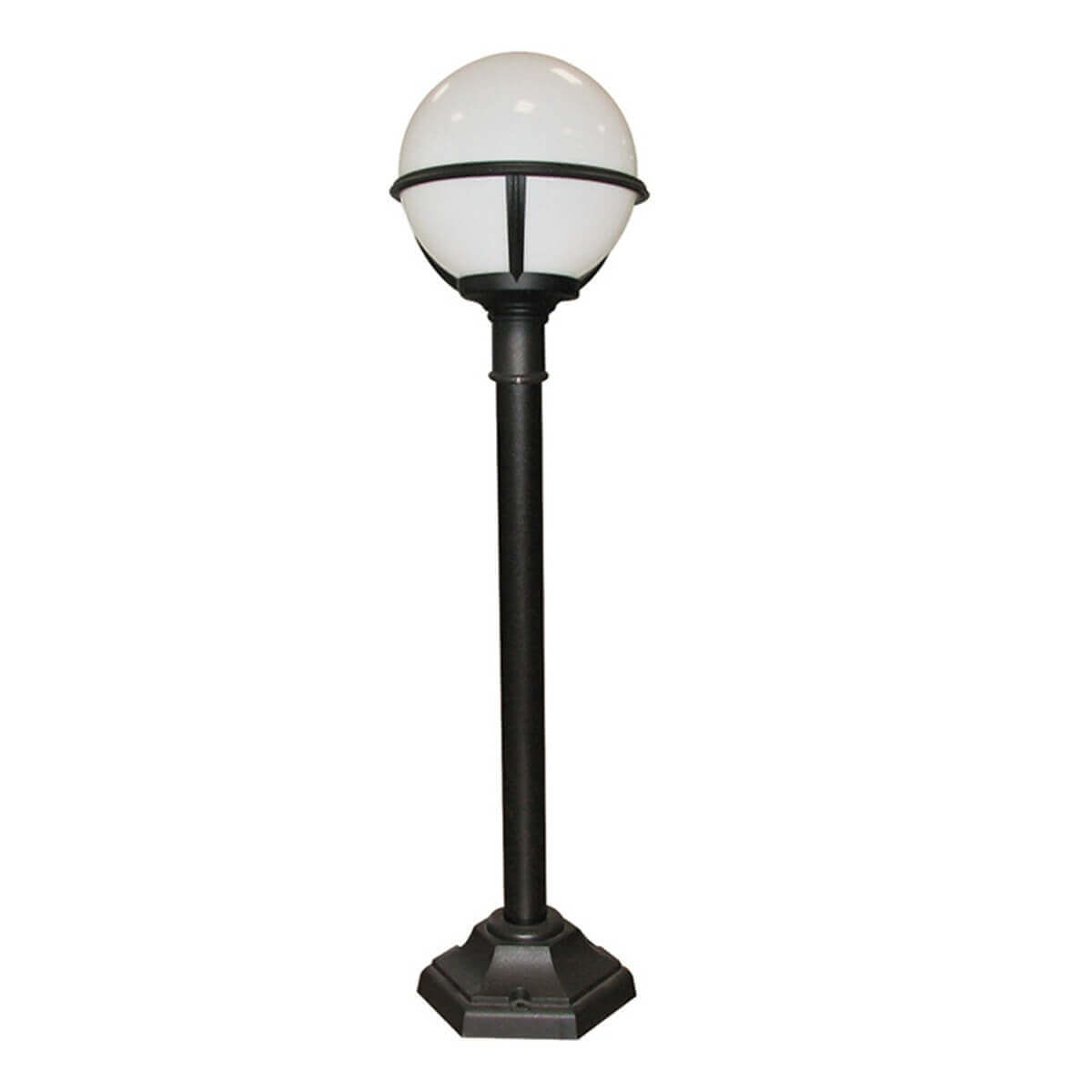 Lampadaire extérieur noir avec globe blanc sphérique et base hexagonale, vue de face.