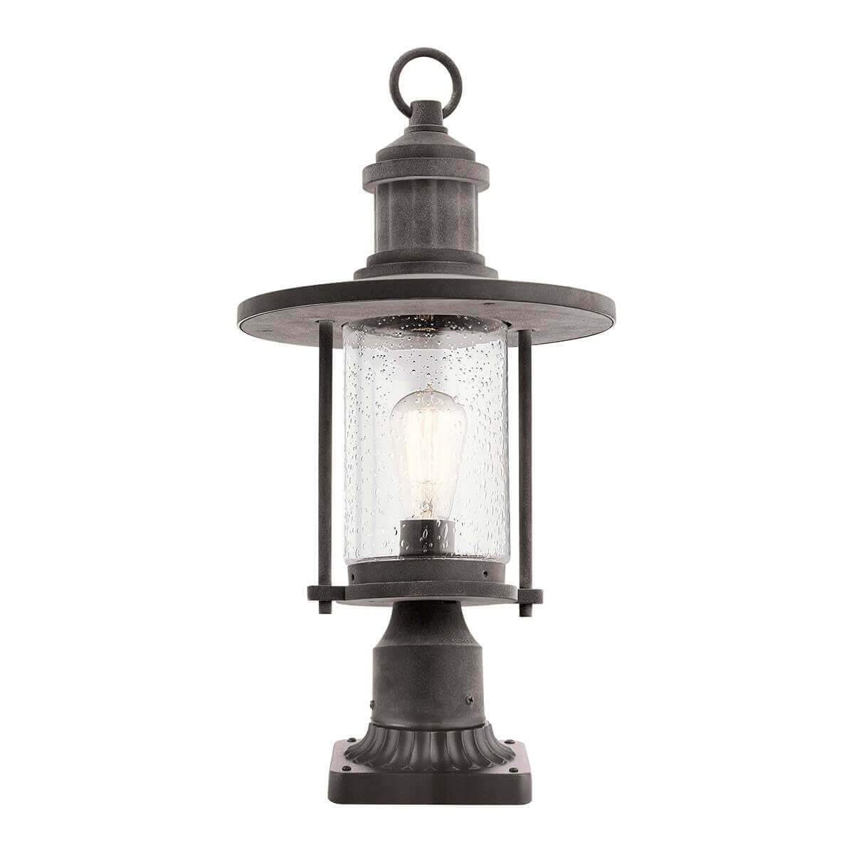 Lampadaire d'extérieur noir à lanterne vitrée, vue de face sur fond blanc